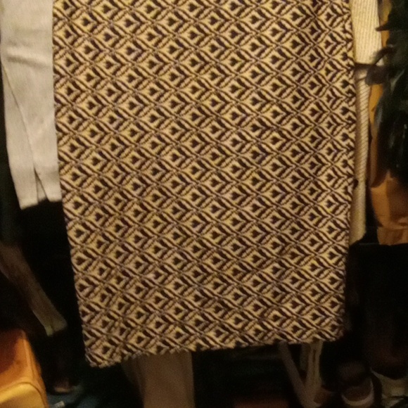 A Timeless Skirt With A Sost Sweater Feel Rare Find . - Picture 4 of 4